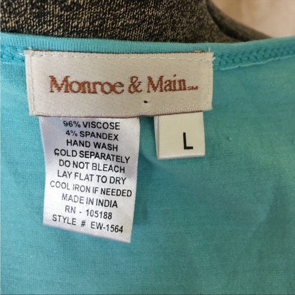 Monroe‎ & Main Side Ruched Top - Picture 5 of 5